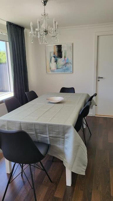 ビルン Thuya Rica Houseヴィラ エクステリア 写真